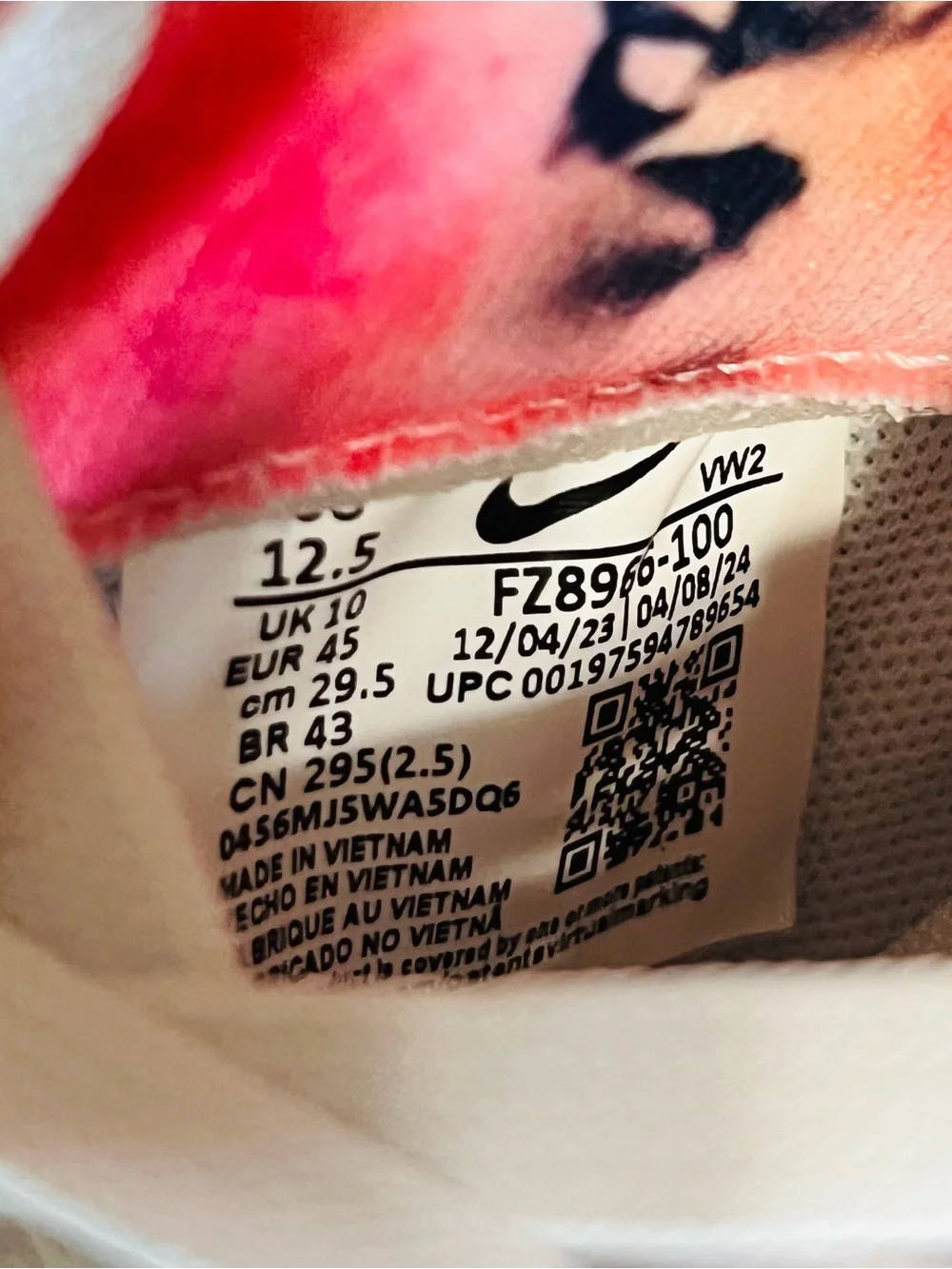 Nik X Futura Jam “Olympic”(Style Code: ⁠FZ8966-100⁠). Men 1/women 12..5